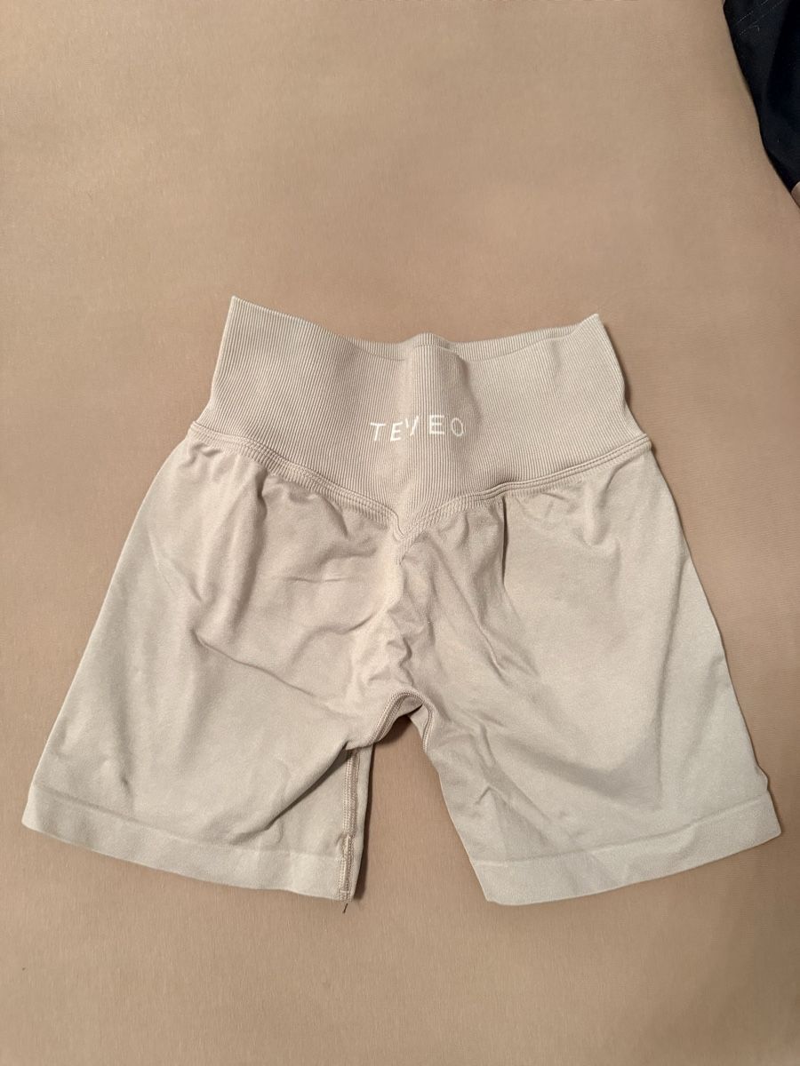 Teveo Pantalons: Teveo Shorts Grösse S Beige – Neuf (Voir description) à Staufen par GiuliettaD