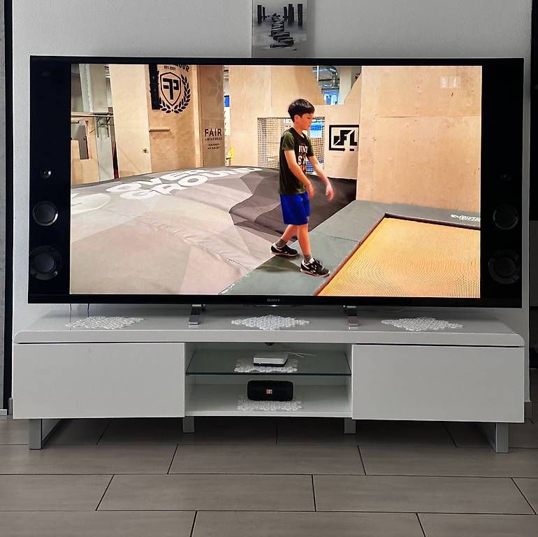 Mobili TV: 0791046216 – Usato da Niederuzwil venduto da Xeni-