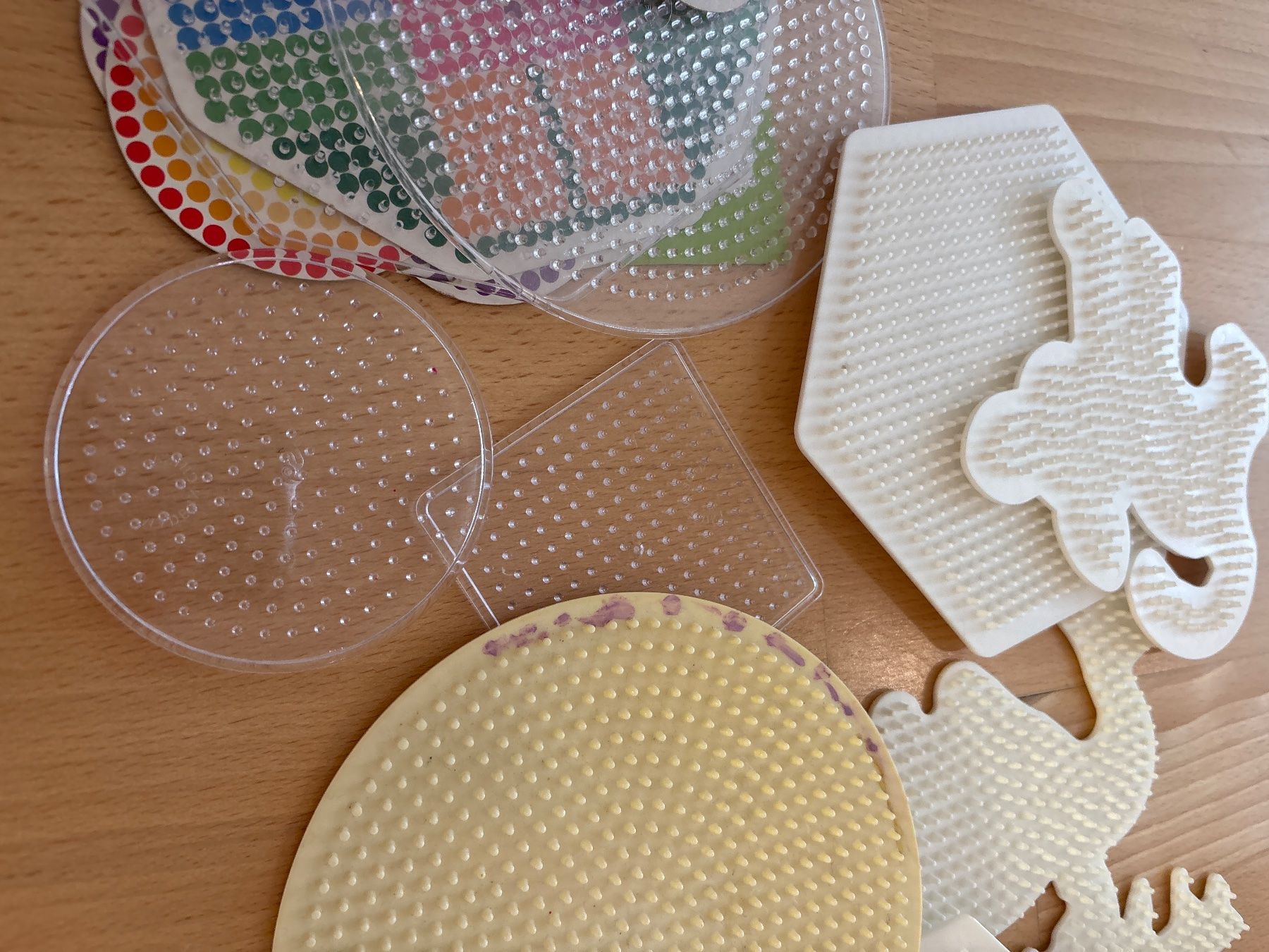 Kit bricolage: 30 Bügelperlenplatten mit 10 Vorlagen – Usato da Küssnacht am Rigi venduto da ChribuE71 2
