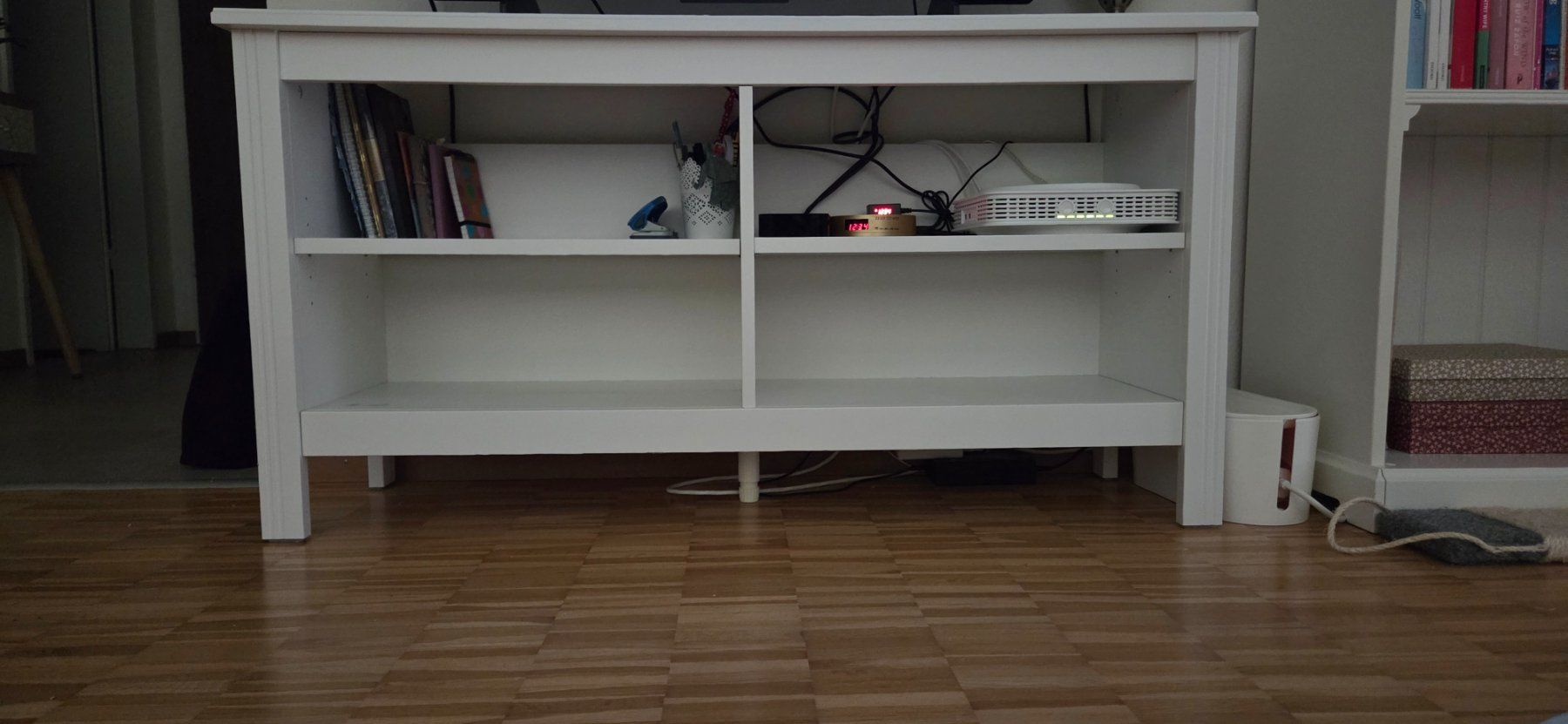 Ikea Meubles TV: IKEA Brusali TV Tisch – D'occasion à Zürich par sal_l8sb 1