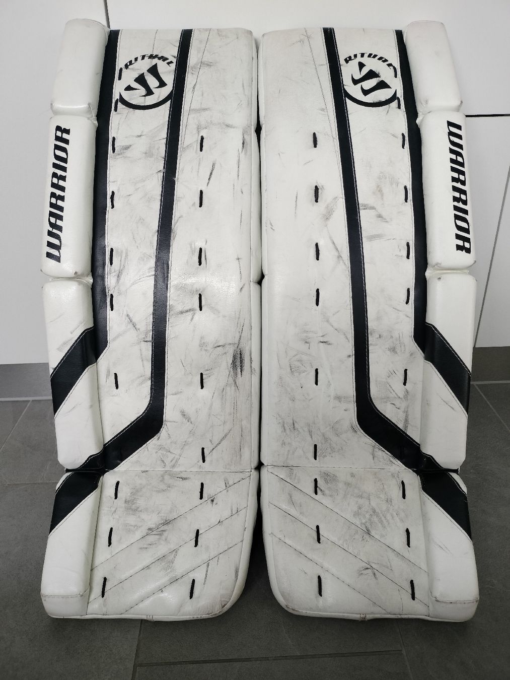 Protezioni & Imbottiture: Goalie-Pads Warrior Ritual G2 30+1 – Usato da Neftenbach venduto da TheKringel