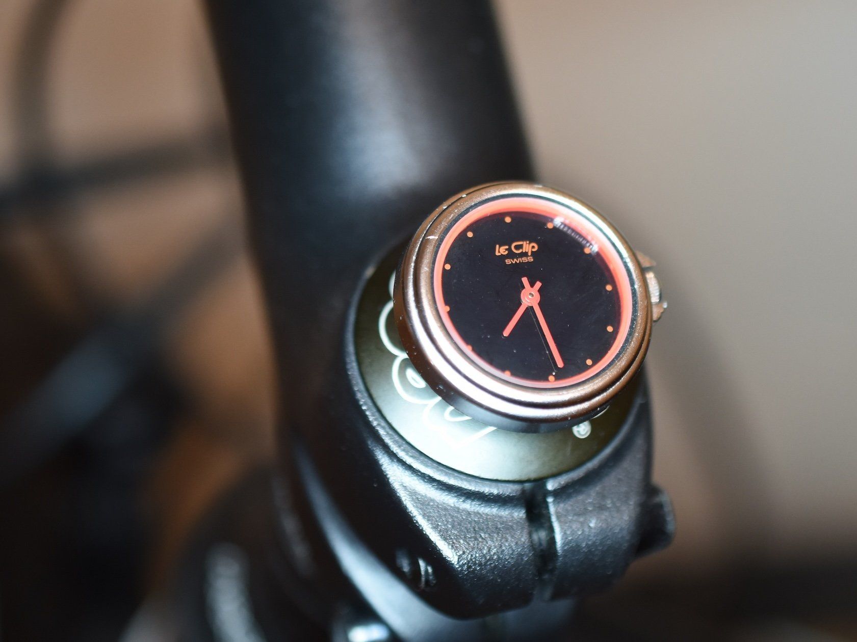 Orologi: LeClip, Die Anklemmuhr, schwarz rot grau, Std Min – Usato da Emmen venduto da renerich 6