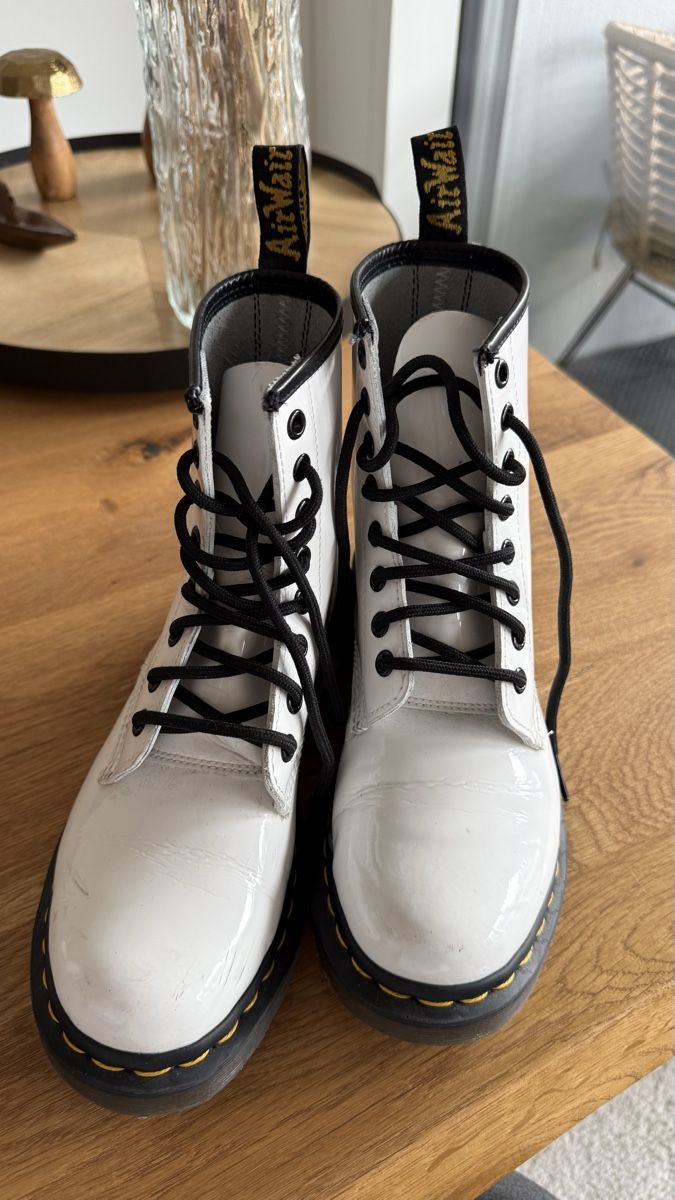 Dr. Martens Scarpe da donna: Dr. Martens Lackstiefel Weiss Gr. 37 – Usato da Chur venduto da lea_r7wx 1