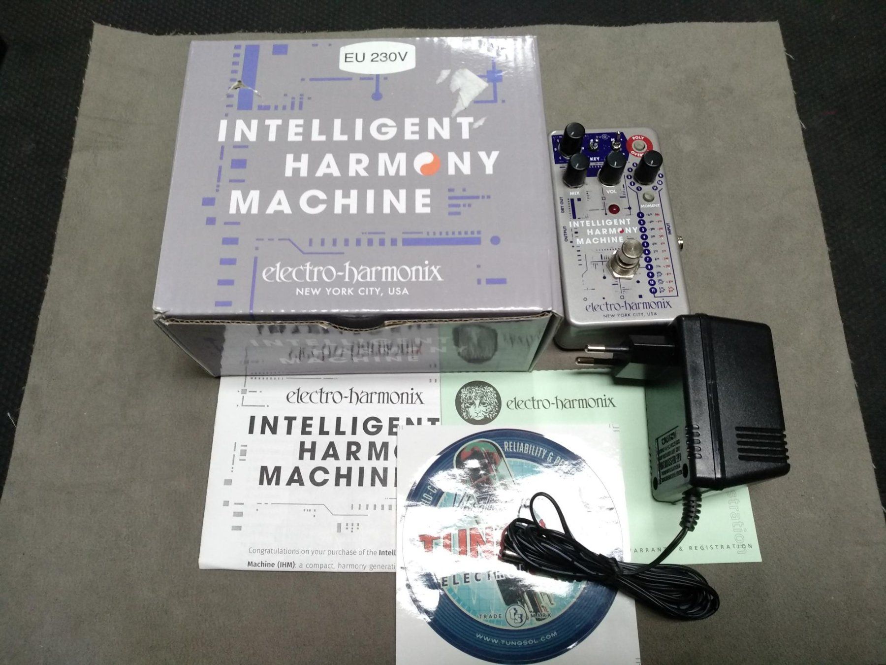 Instruments de musique: Electro Harmonix Inteligent Harmony Machine Full Set NP 215 – D'occasion à Cama par Superbayer