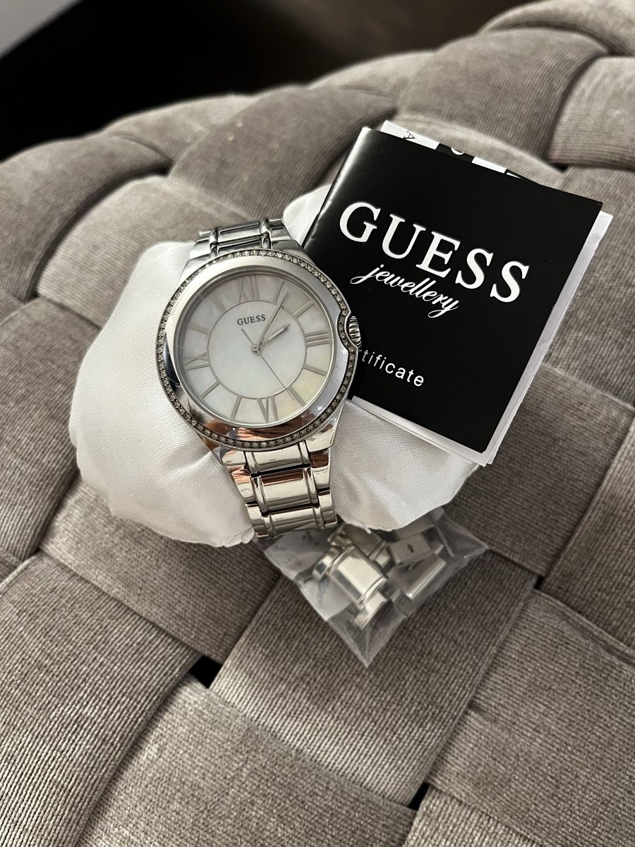 Guess Orologi: Guess Uhr silber mit Zifferblatt Perlmut – Usato da Hinwil venduto da dire07