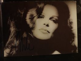 Milva - handsignierte Autogrammkarte - † 2021