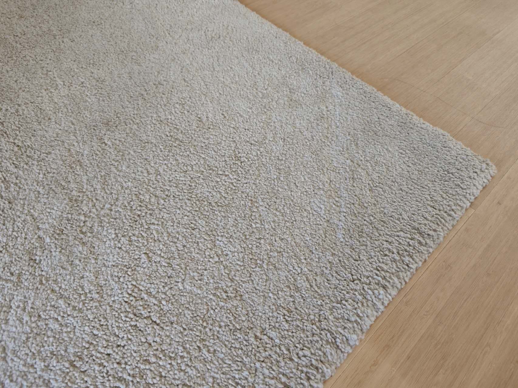Tappeti: Cosy Rug - Perfect for Cold Winter Days – Usato da Zürich venduto da yul_7ccq 2