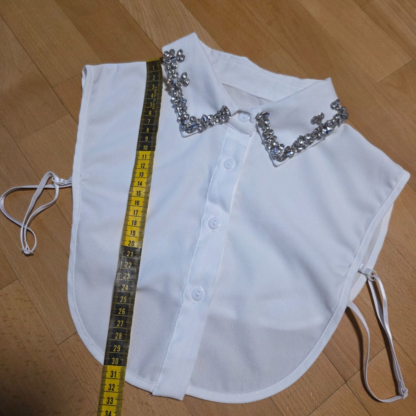 Tops: Zierkragen weiß mit Strass one size – Gebraucht aus Wald ZH von CapLux 1