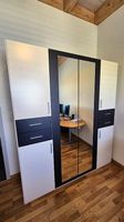 Armoire avec miroirs et rangements - Prix à discuter