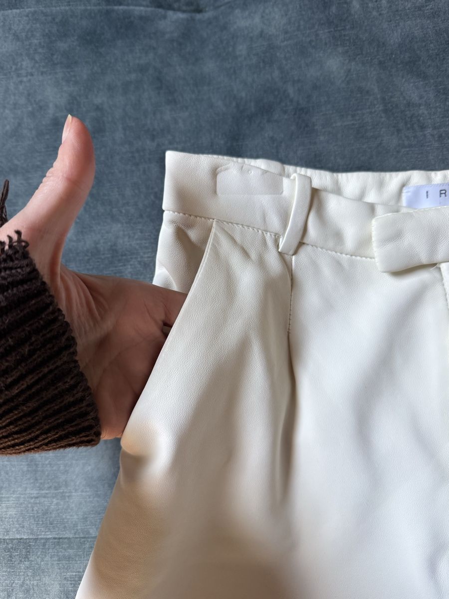 Pantaloni: IRO leather shorts S 700€ – Usato da Barna venduto da orbuyorcry 5