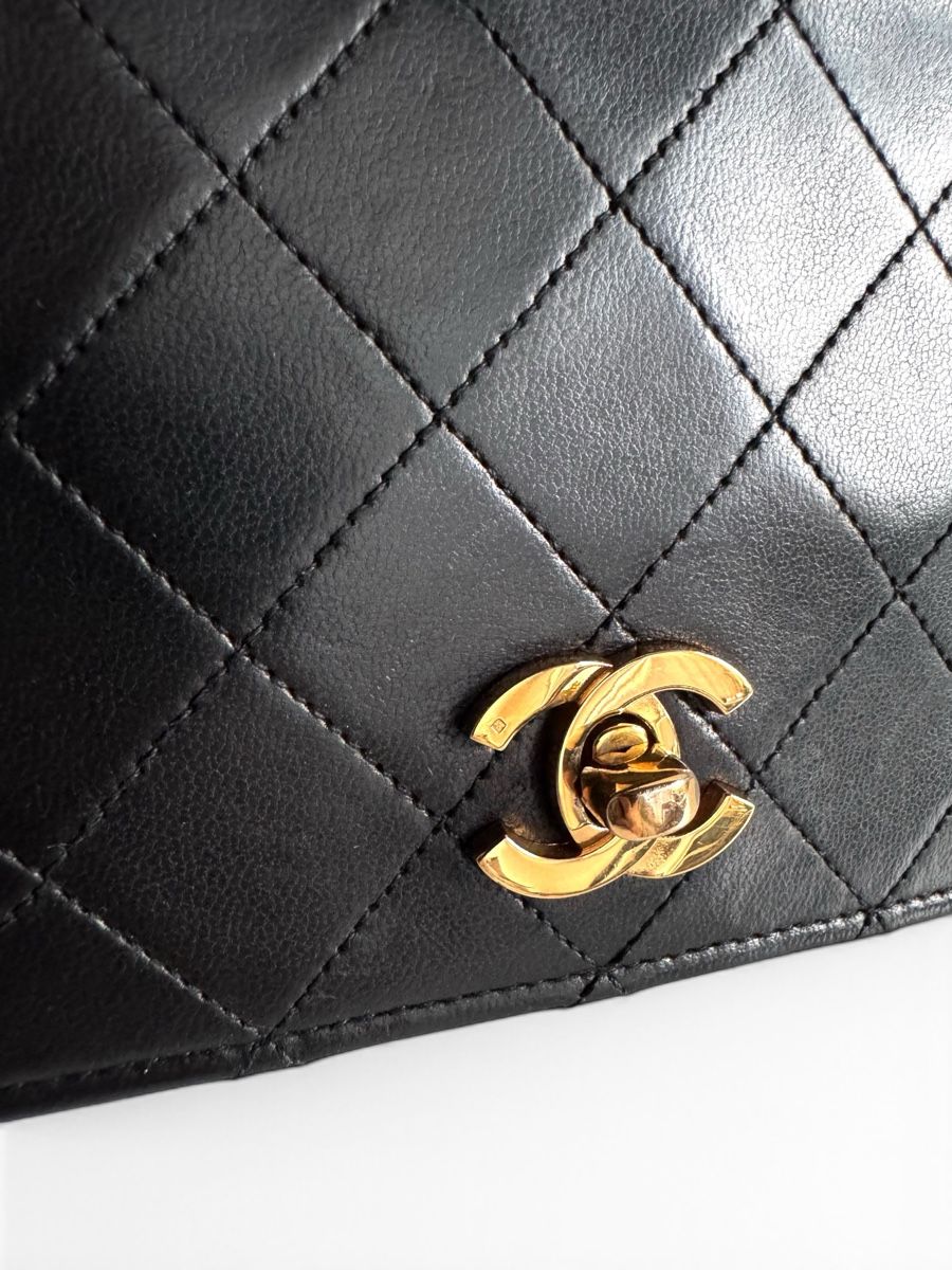 Chanel Borse da donna: CHANEL Lambskin Quilted Small Single Flap Tasche – Usato da Kriens venduto da hannaandkiko 7