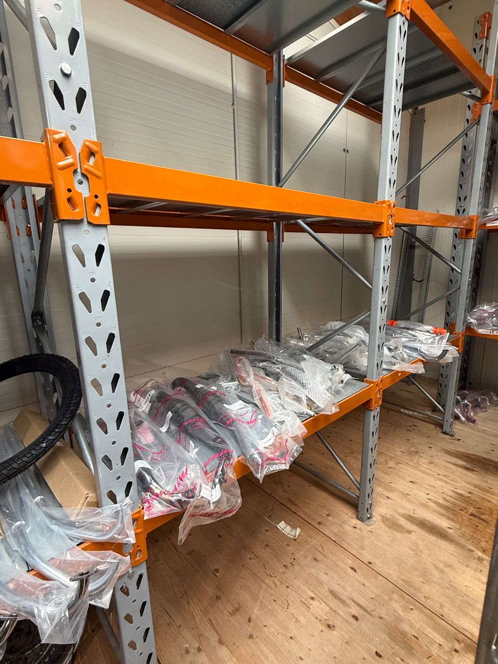 Scaffali: Lagerregal orange Werkstatt/Lager – Usato da Hallau venduto da mofaplus 2
