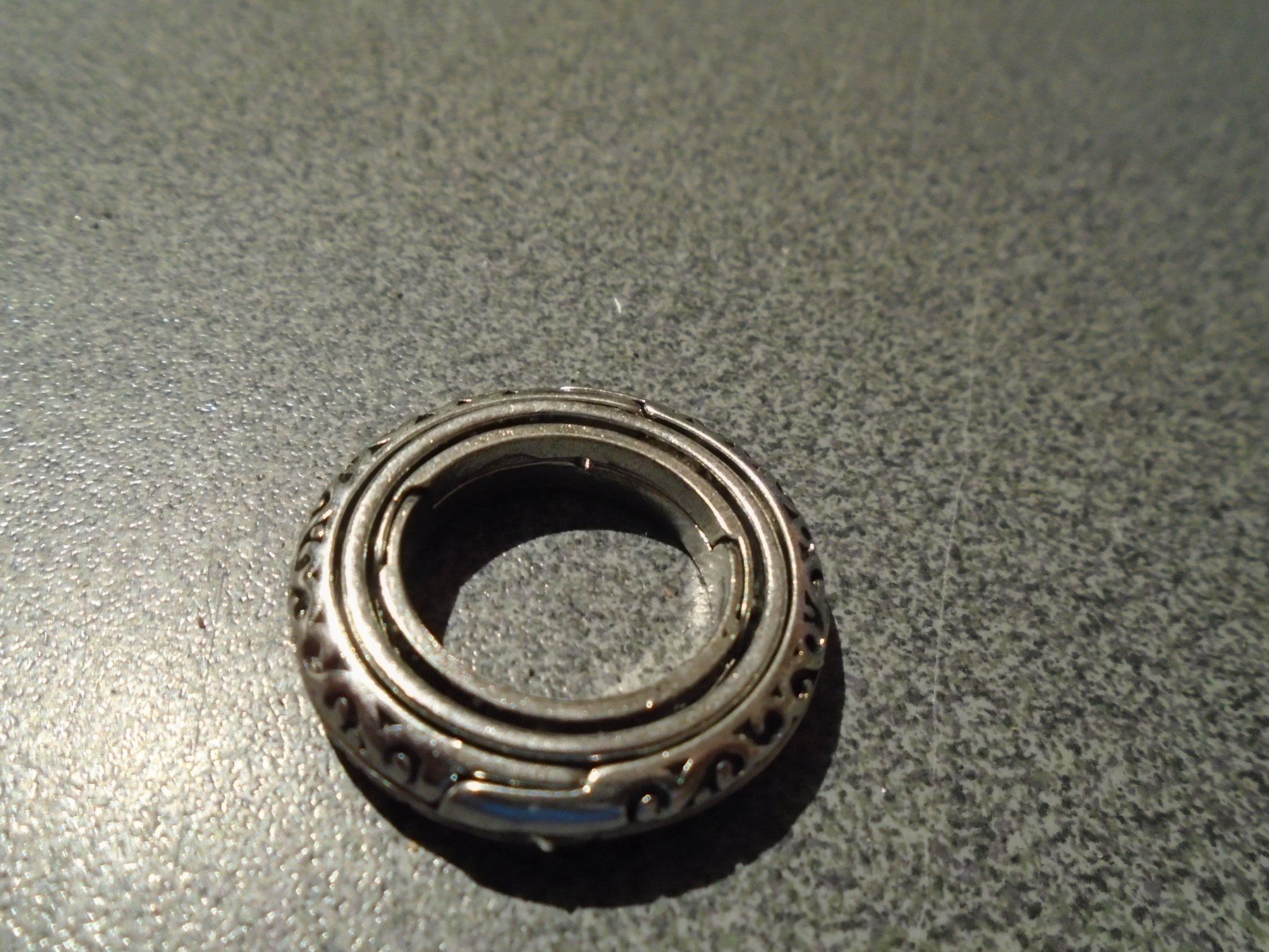 Ringe: Ring Size 10, silberfarbig, 3-teilig, schwarzes Muster – Neu und originalverpackt aus Zürich von abraxas1291 1