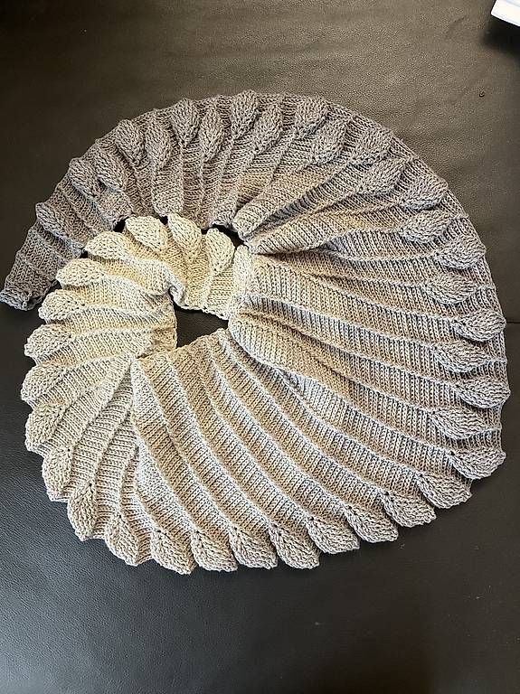 Foulard & Sciarpe: Schal / Tuch Leaves Swirl – Nuovo (secondo la descrizione) da Neuhausen venduto da Mandala65 2