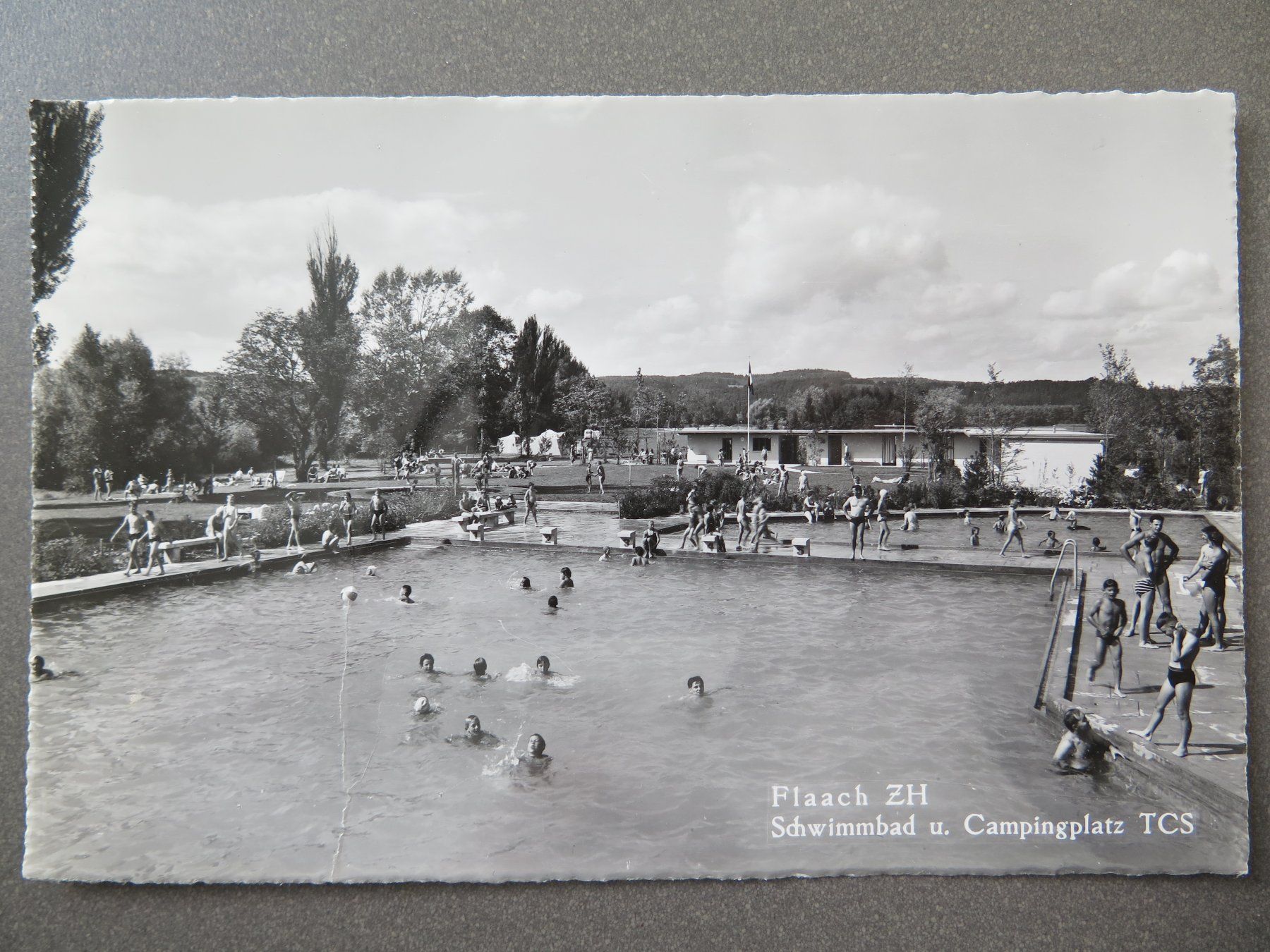 Cartes postales: FLAACH - SCHWIMMBAD U. CAMPINGPLATZ TCS – D'occasion à Wittenbach par lipasal