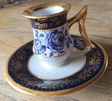 Porzellan Sammeltasse mit Blauen Blumenmotiven Limoges