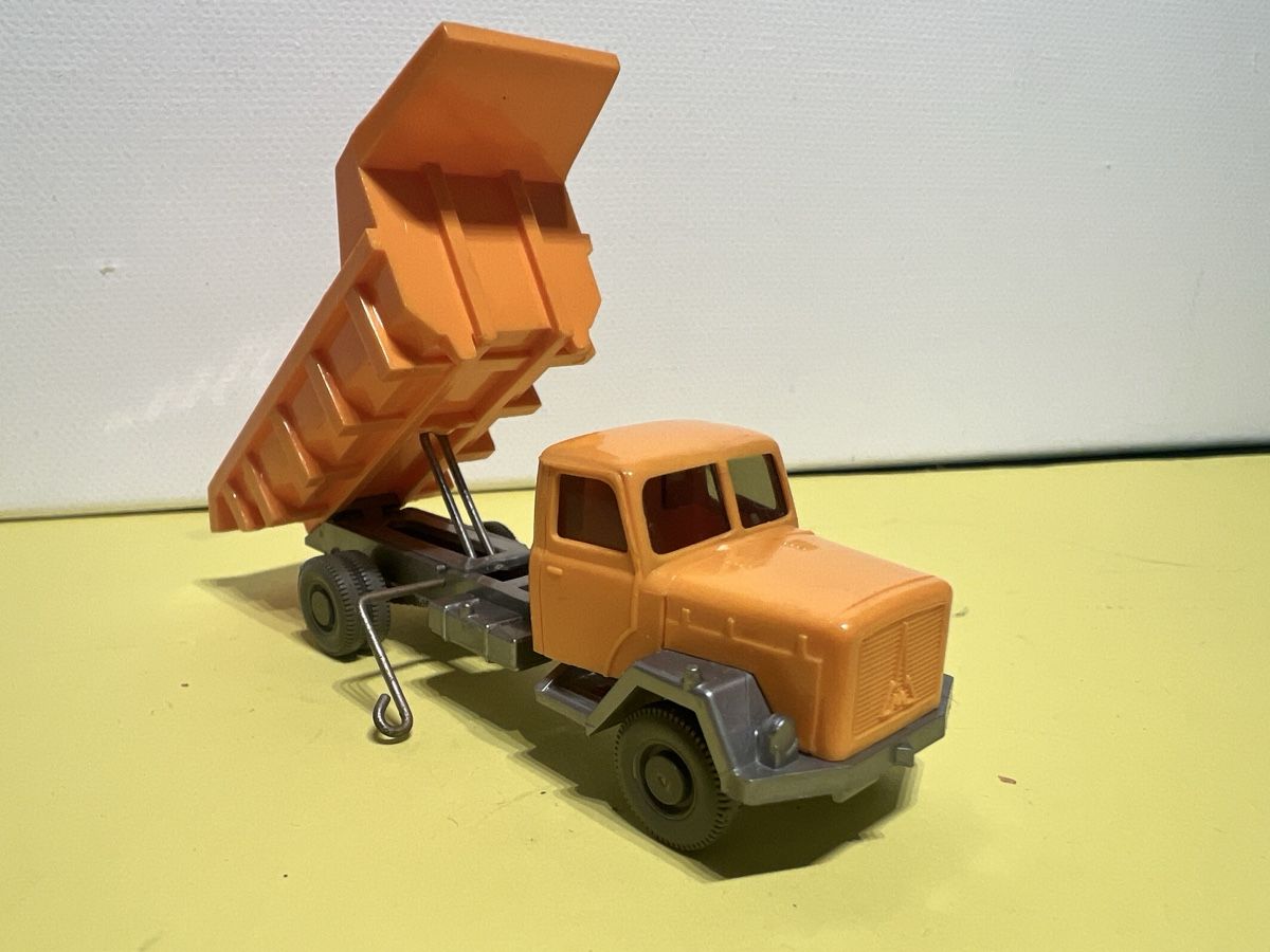 Wiking Modellini d'auto: Wiking Muldenkipper Saturn 1/87 – Nuovo (secondo la descrizione) da Weinfelden venduto da Kammerflimmern 3