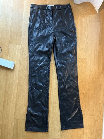 Schicke Kunstlederhose Grösse L