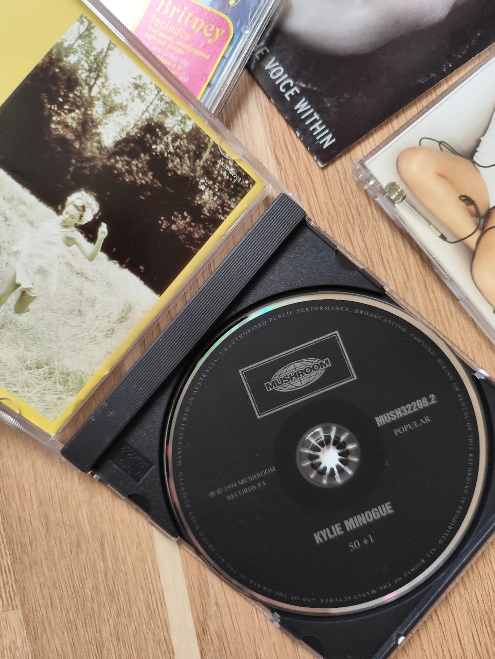 CD: Vintage CD Bundle: Britney Spears, Kylie Minogue, More! – Usato da Mägenwil venduto da VintageGirly 2