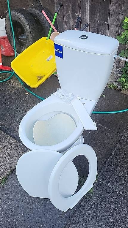 WC: Stand-WC Set Cersanit (neuwertig) – Usato da Effretikon venduto da pipolino25 2