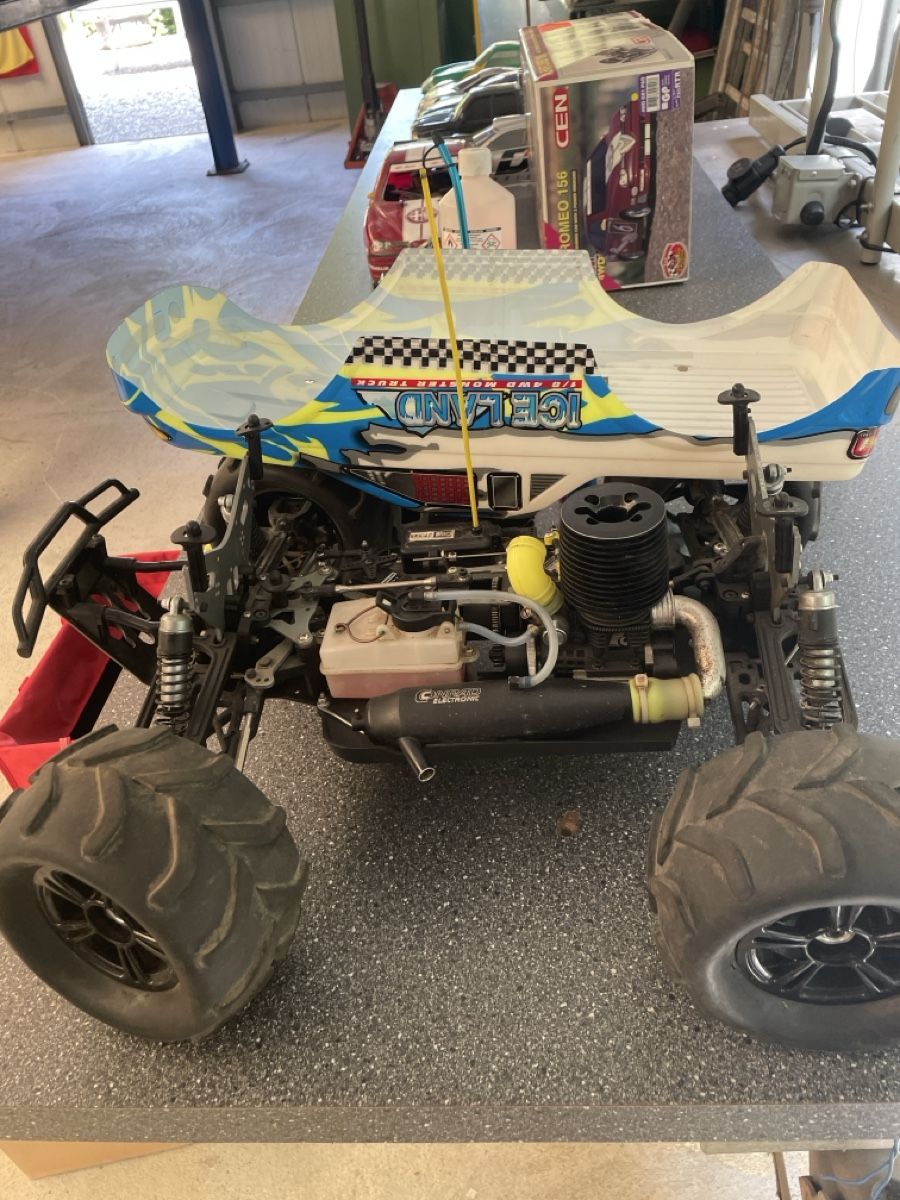 Modellini d'auto: Modellautos / Bensiner – Difettoso da Niederstocken venduto da triumph_tr6