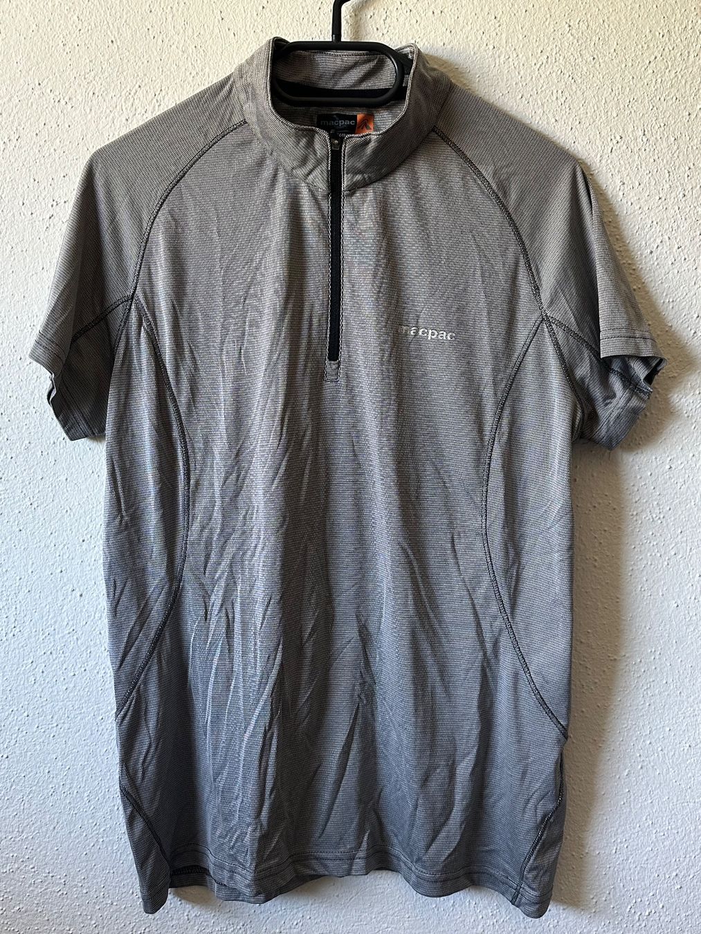 Leibchen & Hosen: Fahrrad Trikot Macpac Gr. L-XL – Gebraucht aus Langenthal von fab_7q2r