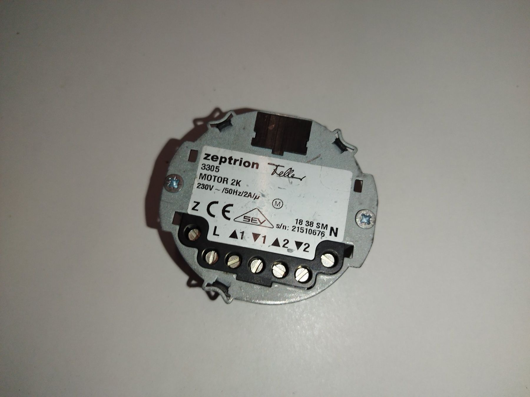 Feller Interruttori: Feller zeptrion Motor-Einsatz 2-Kanal  3305 – Usato da Wallenwil venduto da Franc.Widmer