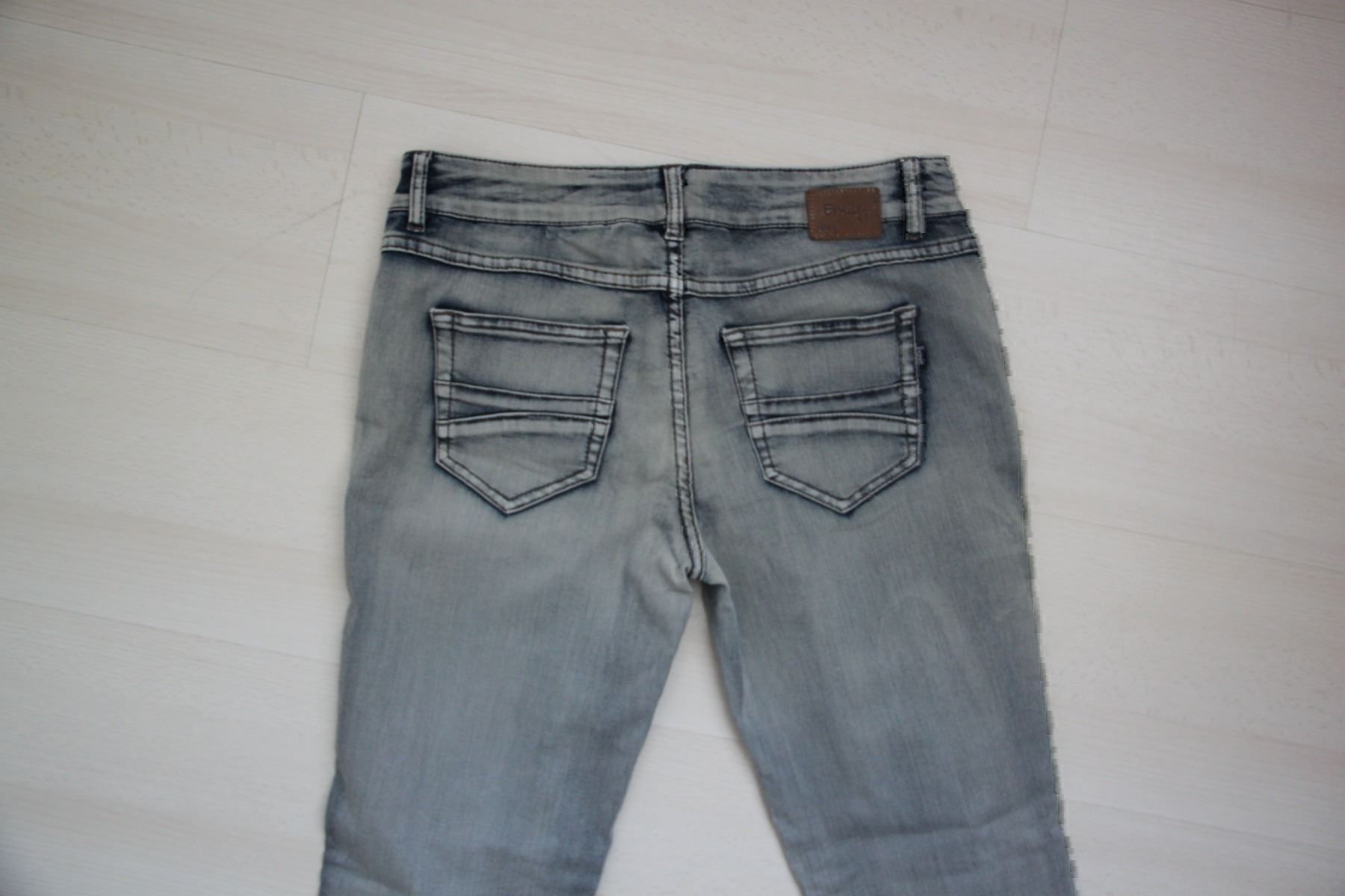 Jeans: Jeans Emily Gr. 31 / 32 – Gebraucht aus Walterswil SO von Jerry_maus 1