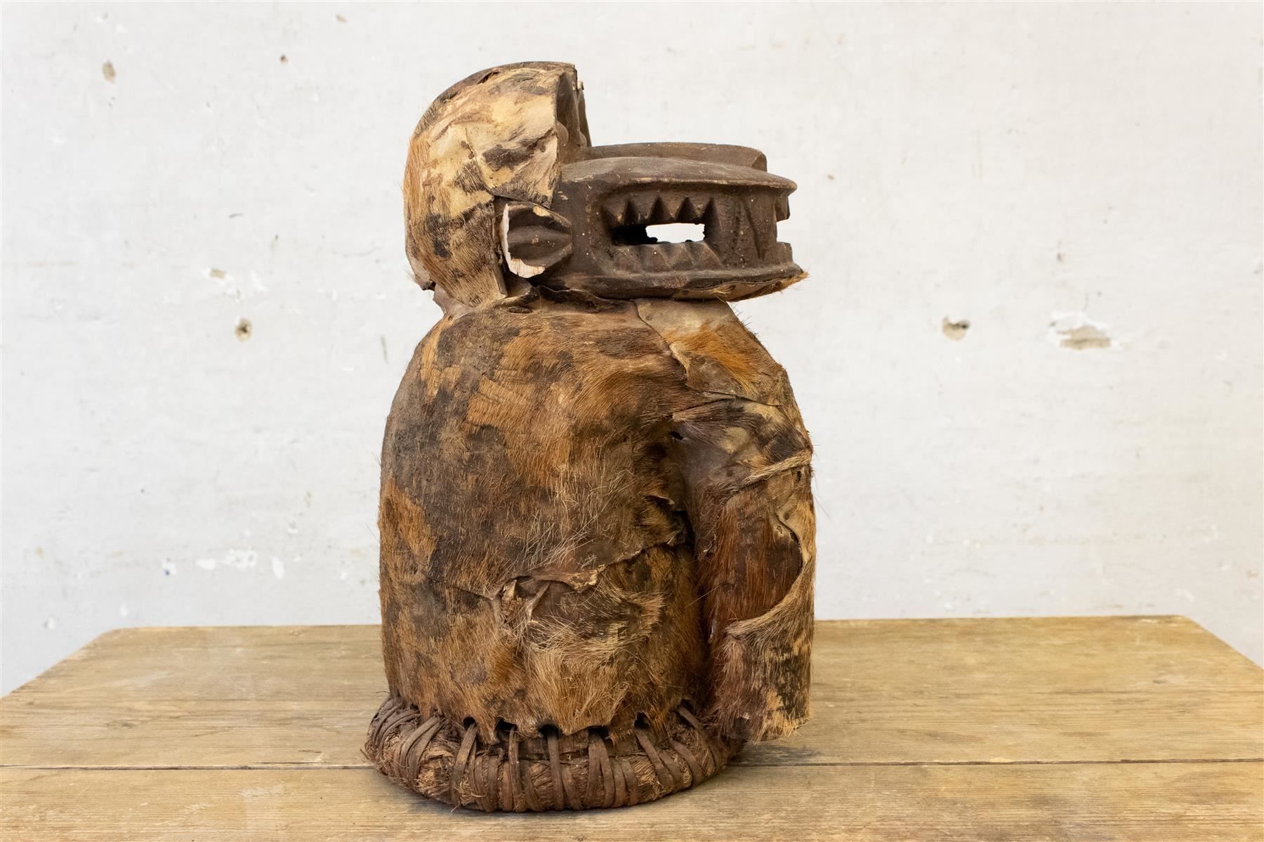 Sculture & Statue: Afrikanische Affenskulptur aus Holz – Usato da Zürich venduto da ZuercherBrockenhaus 2