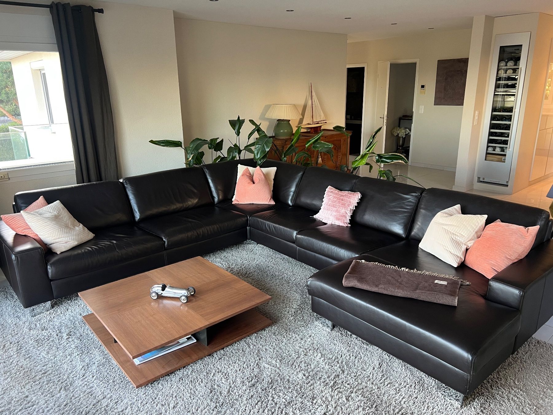 Divani: Ecksofa Leder schwarz L-Form gebrauchter Zustand – Usato da Schindellegi venduto da Sunbeamtiger