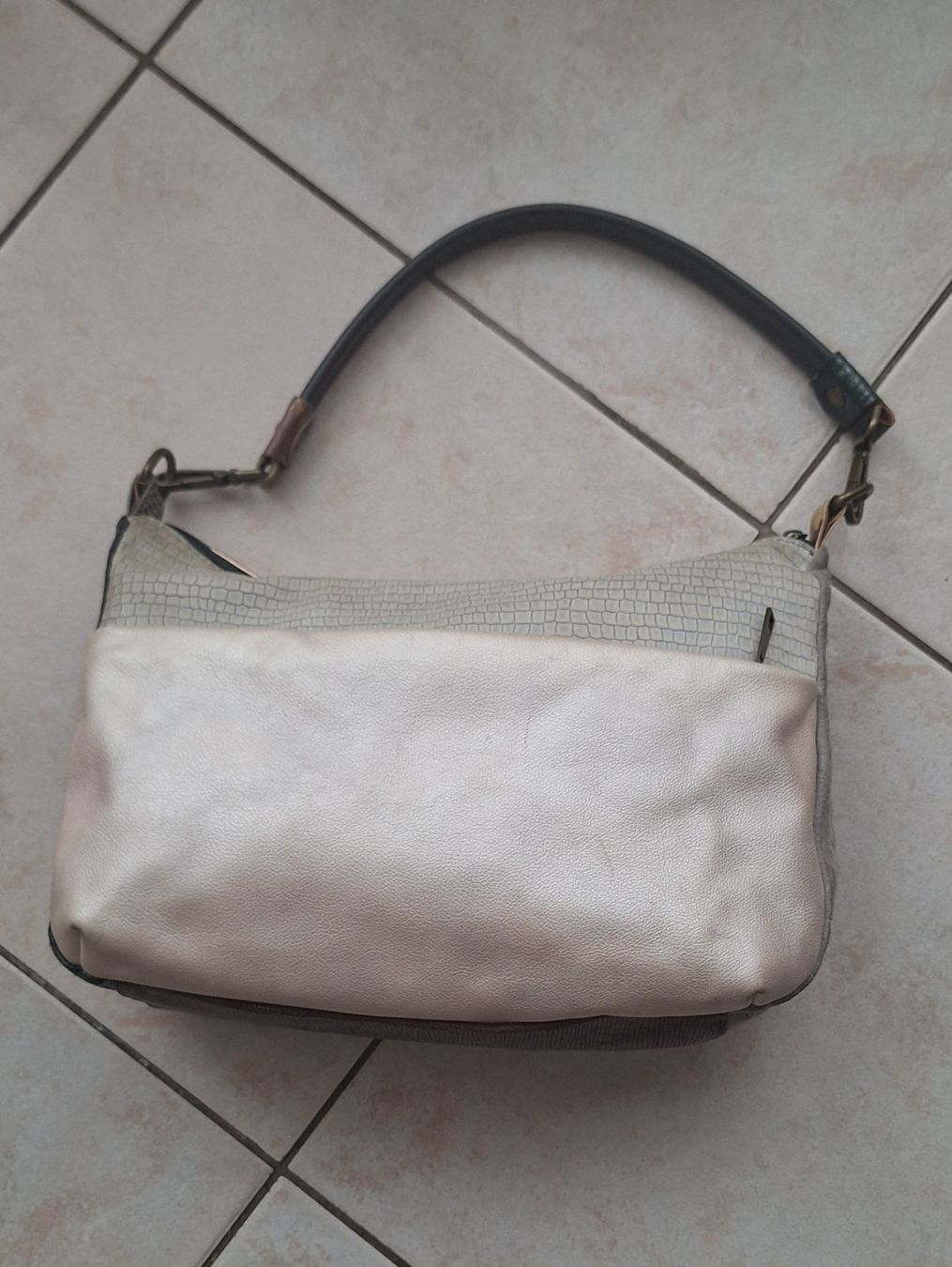 Borse da donna: Sac Ebarrito 100% cuir, multicolore – Usato da St-Triphon venduto da Jldr0 4