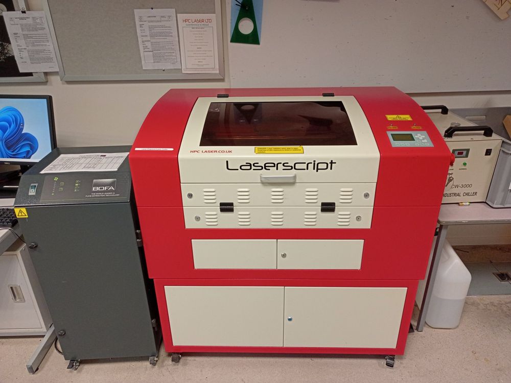 Laser Cutter Machine à Découpe Laser (Gebraucht) in Mont-sur-Lausanne ...