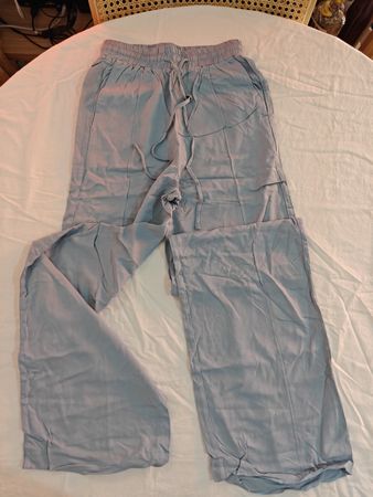 NA-KD Hosen hellblau Groesse 32 guter Zustand