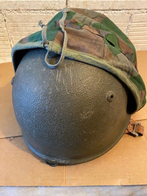 Schweizer Armee Uniformi & Effetti personali: MILITÄRHELM M71 MIT TAZ ÜBERZUG – Usato da Chur venduto da silbermon 4