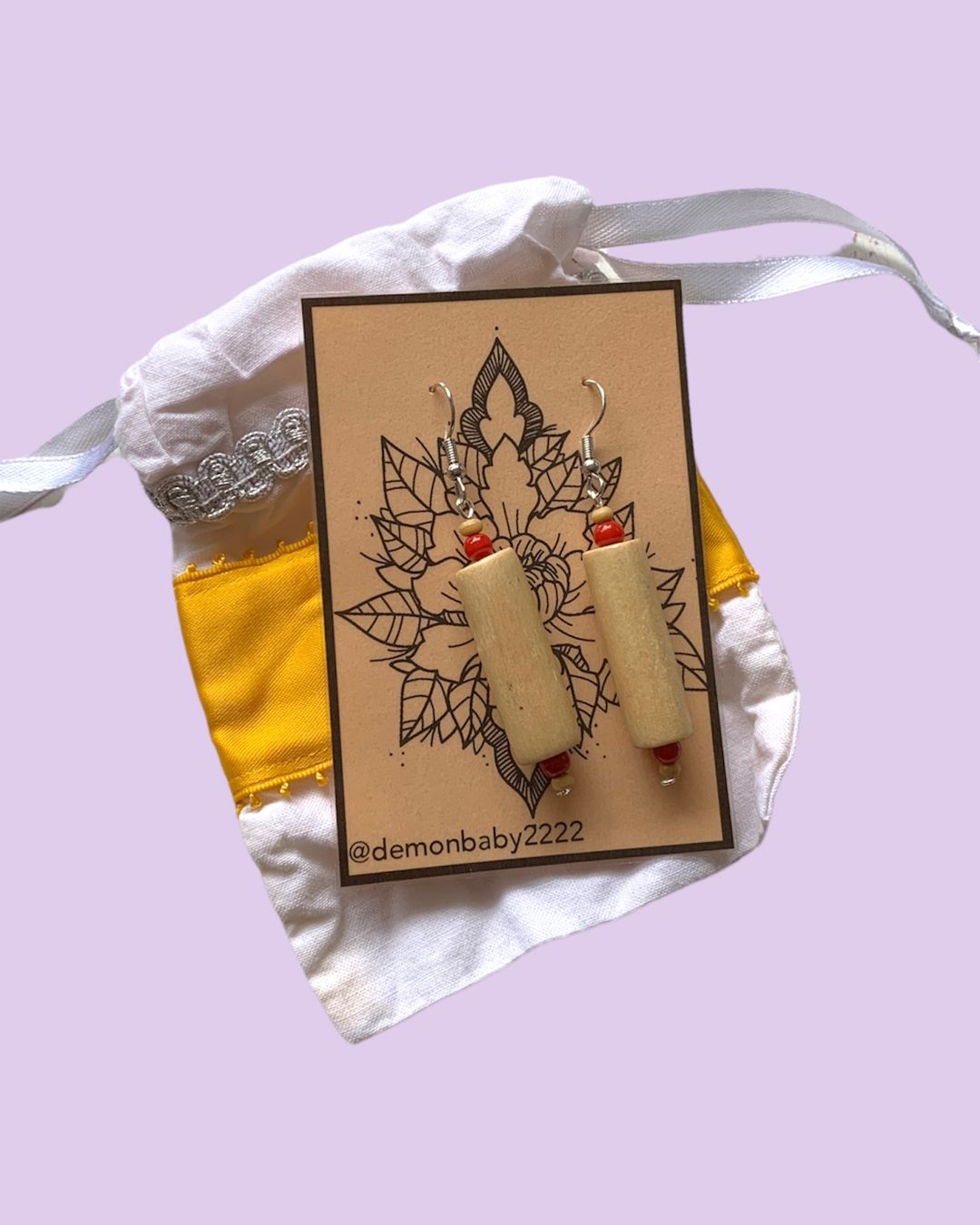 Orecchini pendenti & Orecchini a lobo: "Finger lickin' wood" earrings – Nuovo e nell'imballaggio originale da Basel venduto da demonbaby2222 2