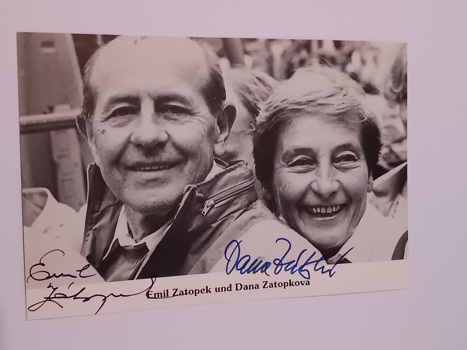 Autographes: Emil & Dana Zatopek - handsigniert – D'occasion à Menziken par Artographs