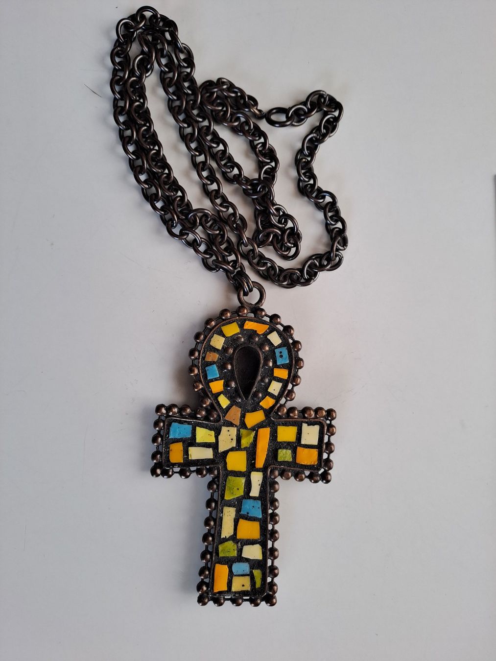 Moschino Ciondoli: PENDENTIF MOSCHINO ANKH – Usato da LAUSANNE venduto da KWEW