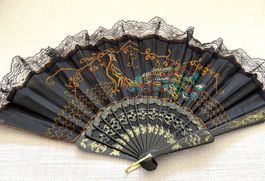 Rare éventail ancien d’inspiration asiatique, années 1950