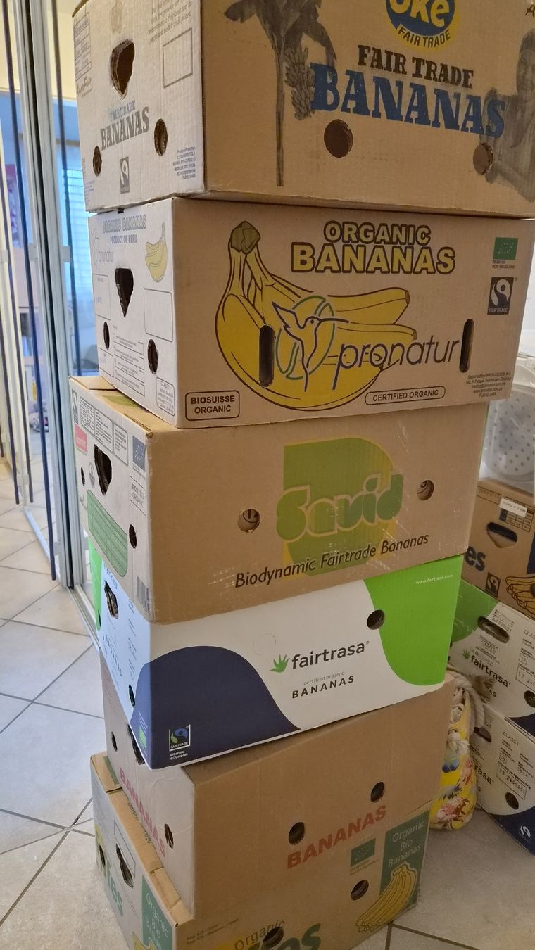 Kartons: Gratis Bananenkisten – Gebraucht aus Schaffhausen von langa