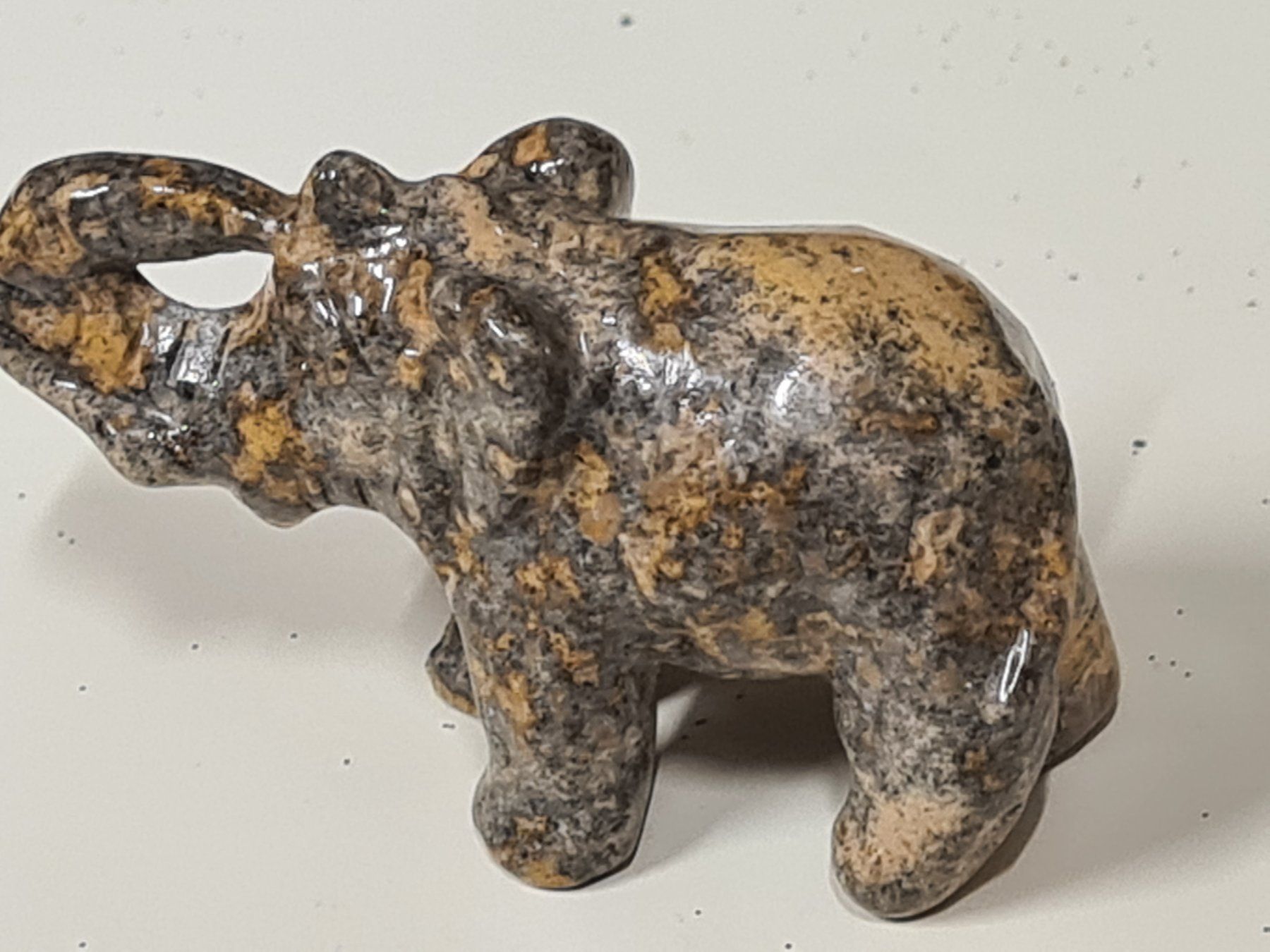 Statuette: Kleine Steinfigur Elefant, 5x3.5 cm – Usato da Amriswil venduto da kleindeko 1