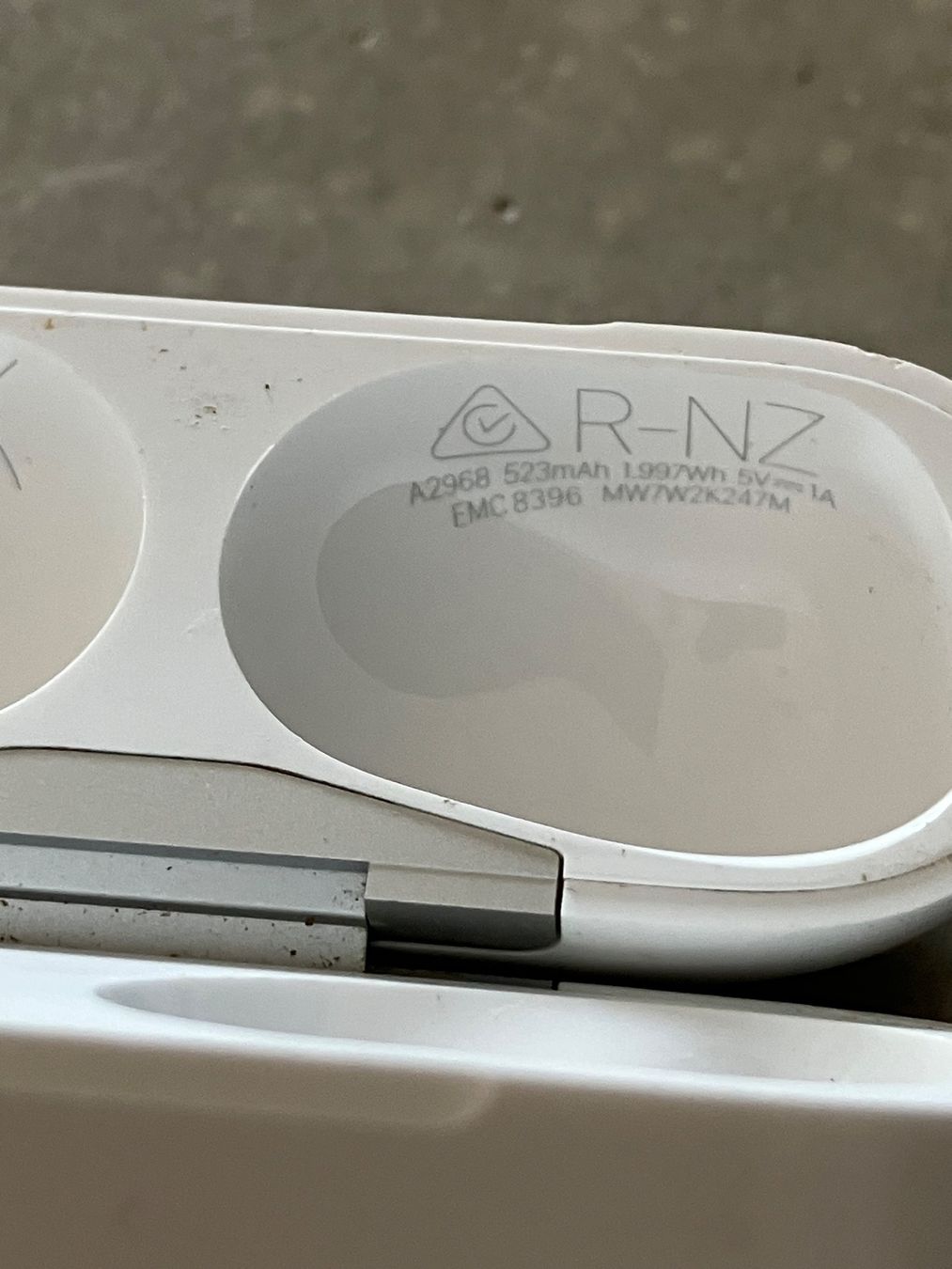 Apple Cuffie: APPLE AIRPODS PRO 2 Case – Usato da Lausanne venduto da mr.v 4