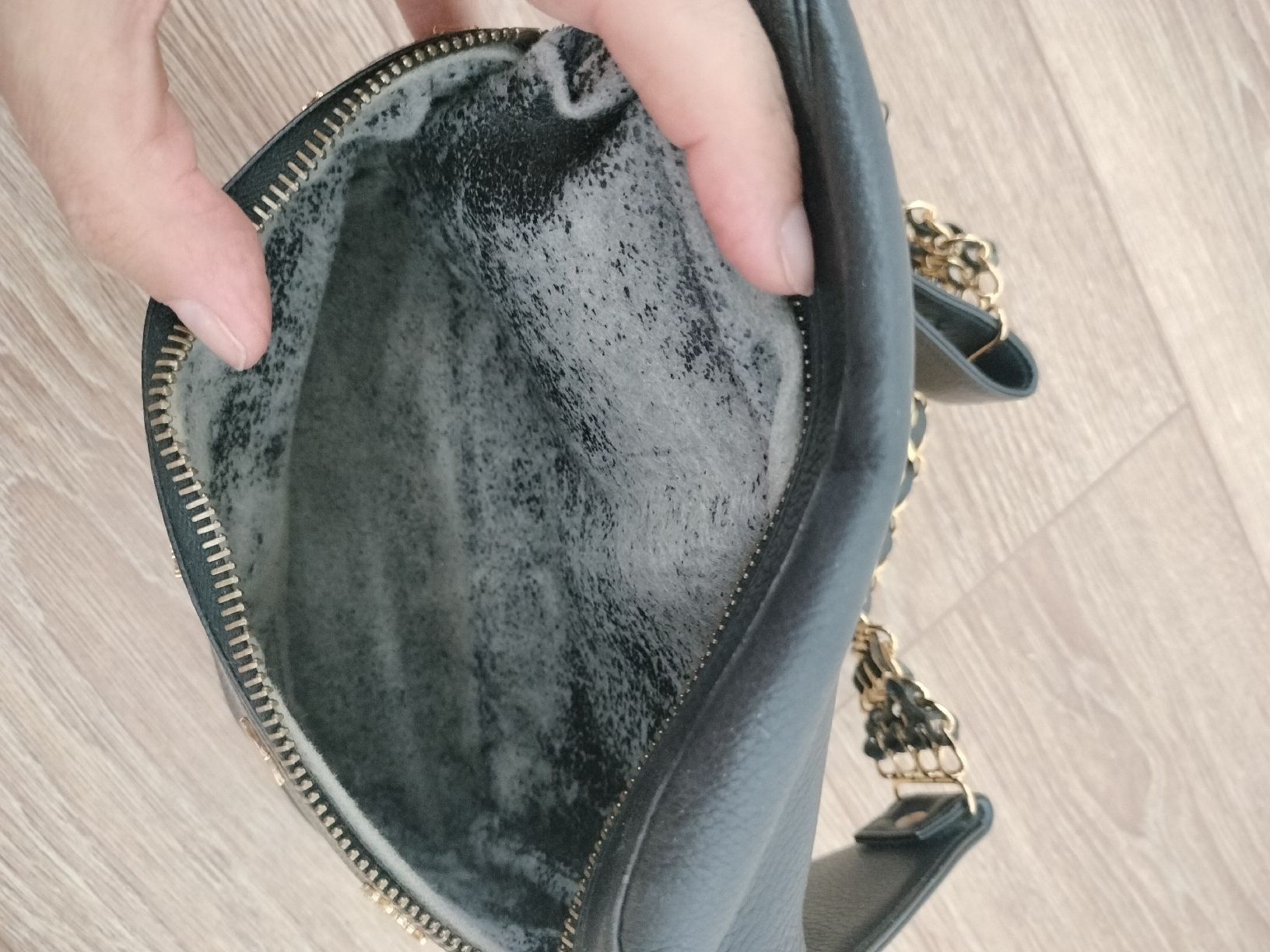 Mcm Taschen: MCM Bauchtasche Schwarz Gold Kette – Gebraucht aus Meinier von hwe_zky5 5