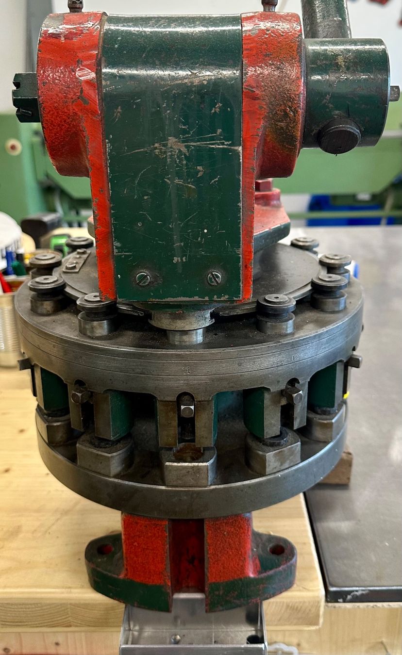 Tutti gli attrezzi: Stanzmaschine Rc Brev. Mod. Dep. 50007 50009 gebraucht – Usato da Beromünster venduto da Amasa 1