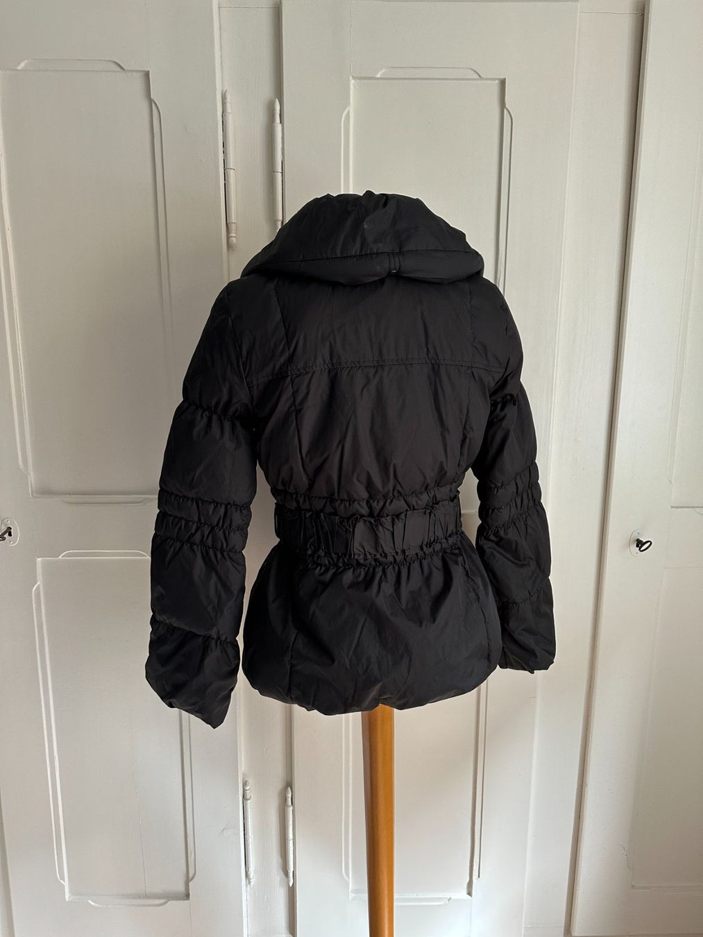 Vero Moda Giacche: VERO MODA - Daunenjacke schwarz XS – Usato da Zürich venduto da Diazaio 2