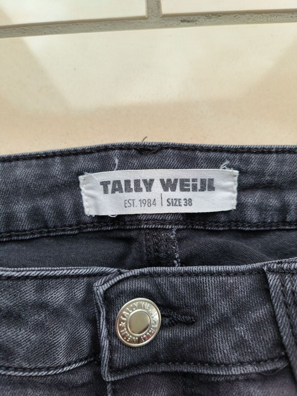 Tally Weijl Pantalons: Jeans – D'occasion à Grône par mmaye 3