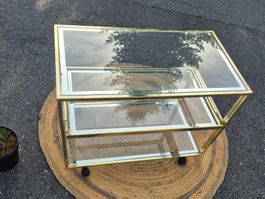 Desserte bar roulante verre et laiton années 1970.