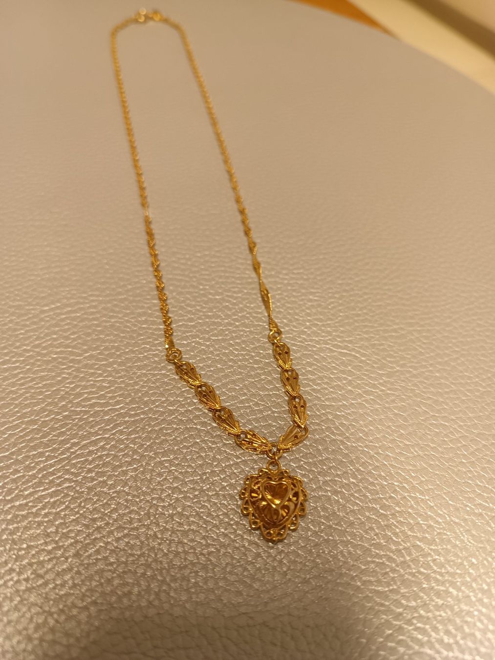 Catenine: Schmuck Goldige mit Medal in Herzform – Nuovo (secondo la descrizione) da Frümsen venduto da Swissline90 3