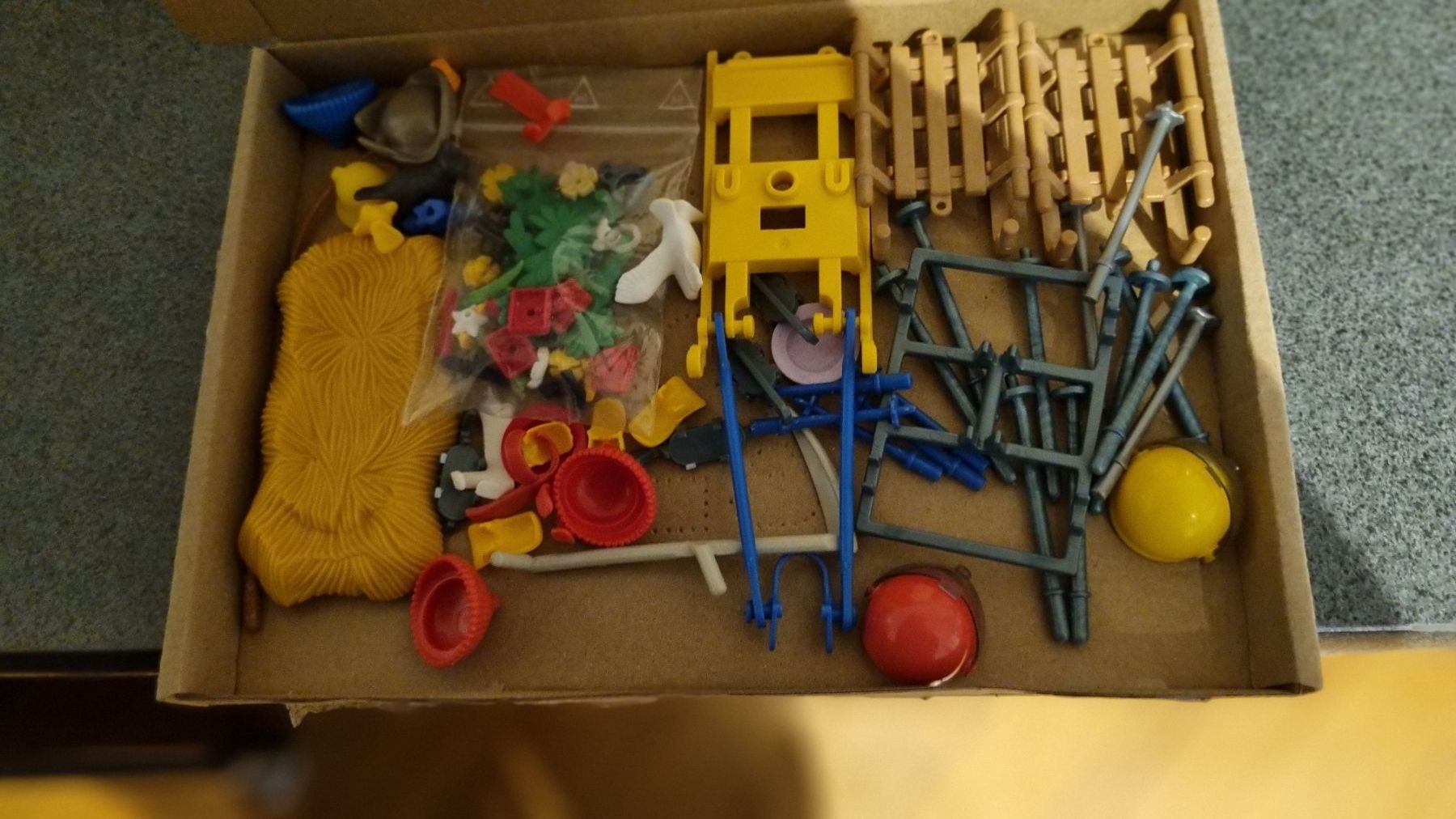 Playmobil Giocattoli: lot de pièces Playmobil – Usato da La Chaux-de-Fonds venduto da mikilo1 2