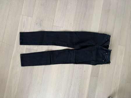 Schwarze Damen Jeans, Grösse 27 Top Zustand für den Winter!