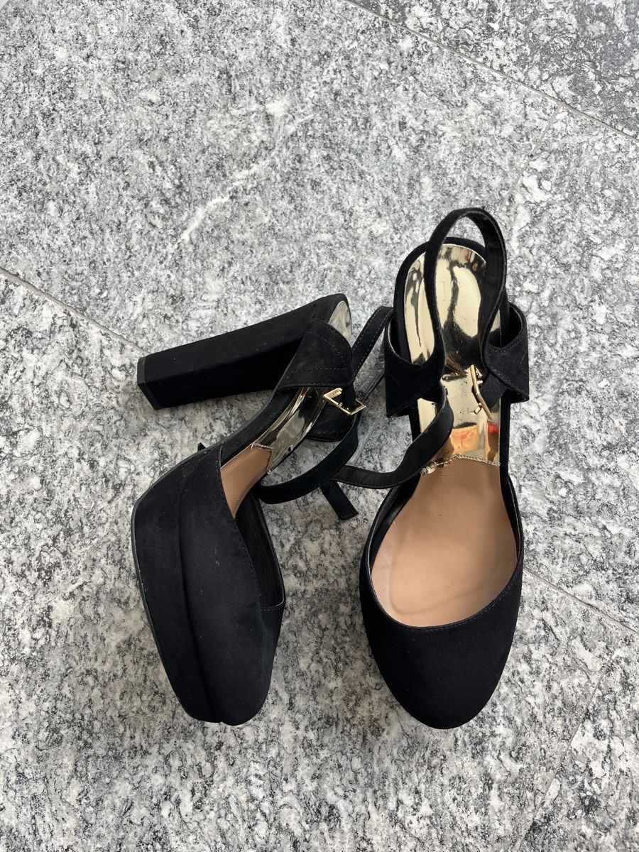 Chaussures femmes: Schwarze high heel pumps – Neuf (Voir description) à Zürich par alyaneee 2